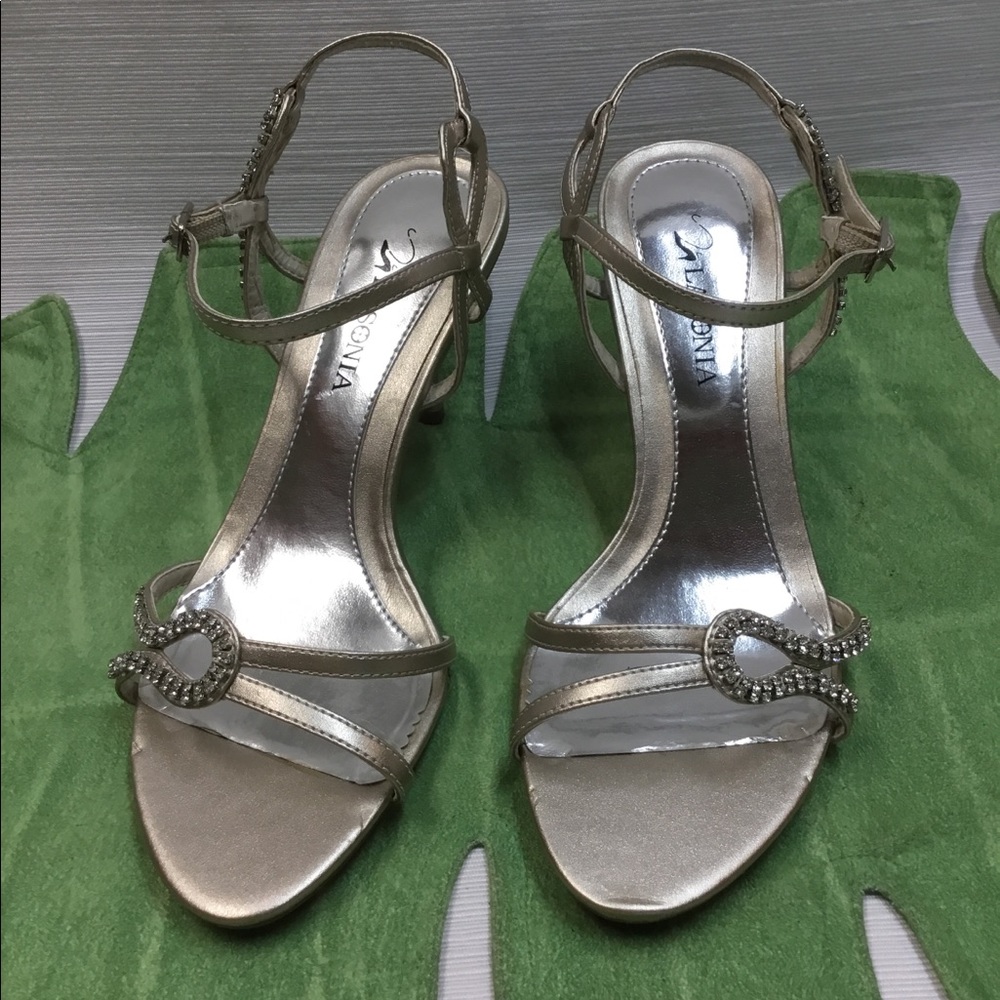 Appears as New Gold Heels by Lasonia - Picture 3 of 7